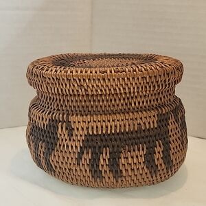 Native American Indian Southwest Navajo Woven Reed Lidded Basket